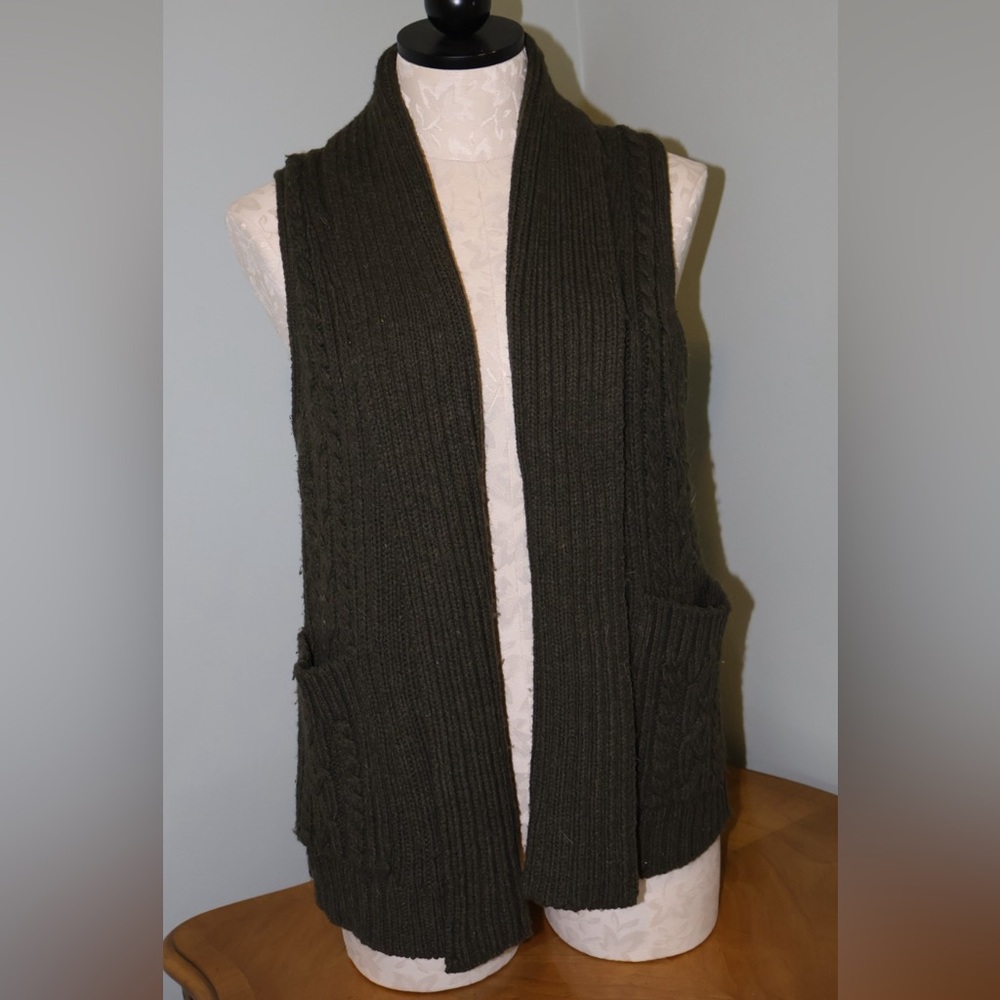 Aeropostale Olive Knit Sleeveless Vest, Medium